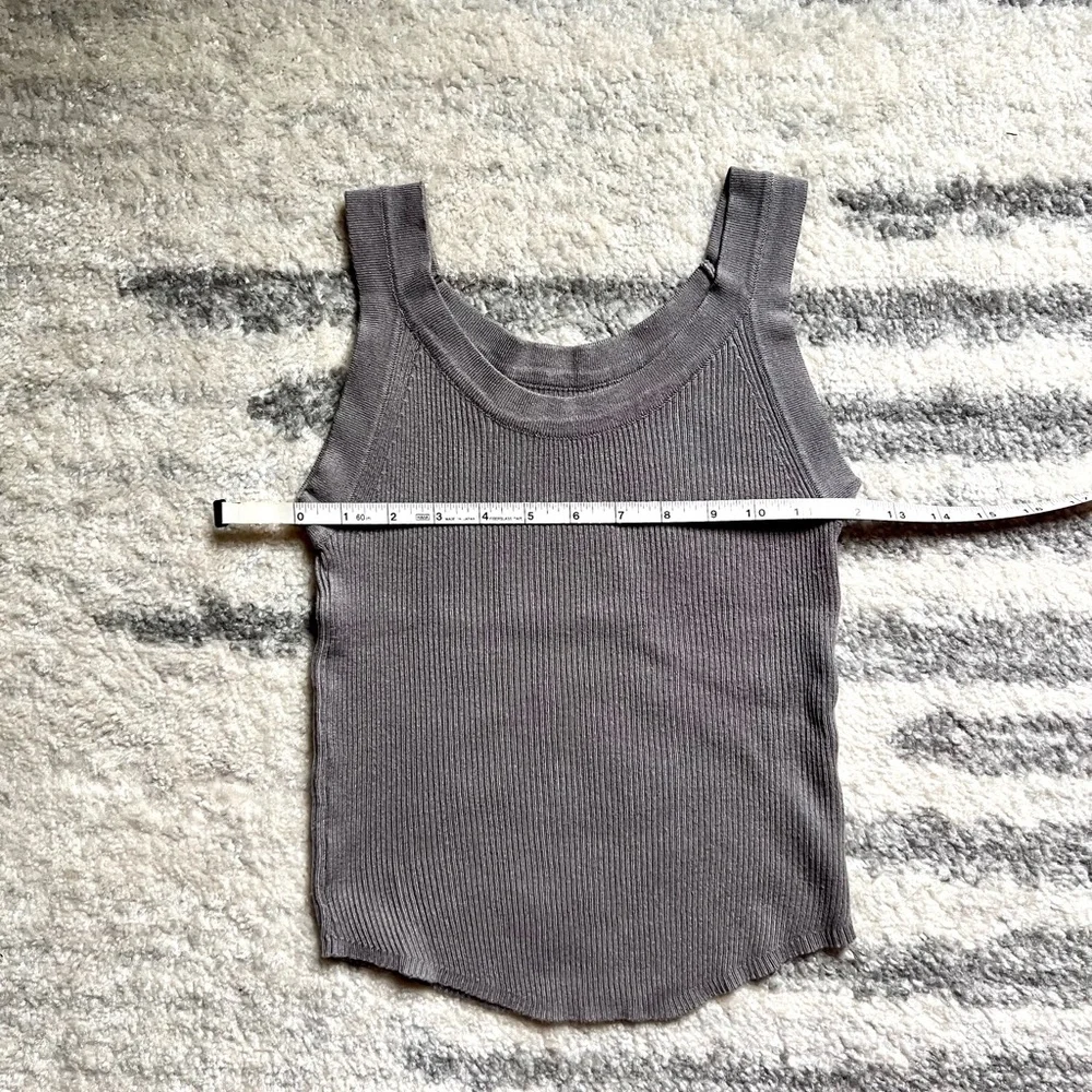 2 Ribbed Tank Tops - Picture 7 of 8